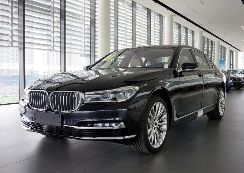 M760Li xDrive 卓越奢华版